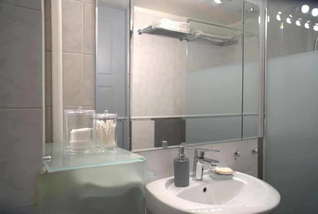 Artistico Two-Bedroom Apartment In Kolonaki Athens Luaran gambar